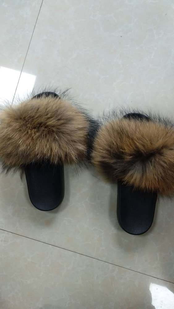 “Cyn” Brown Fur Slides